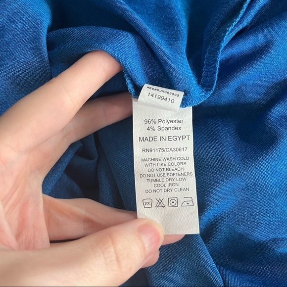 Fila Royal Blue Polo Shirt Size M Medium Partial Button Down Sweat Wicking. - Picture 6 of 6